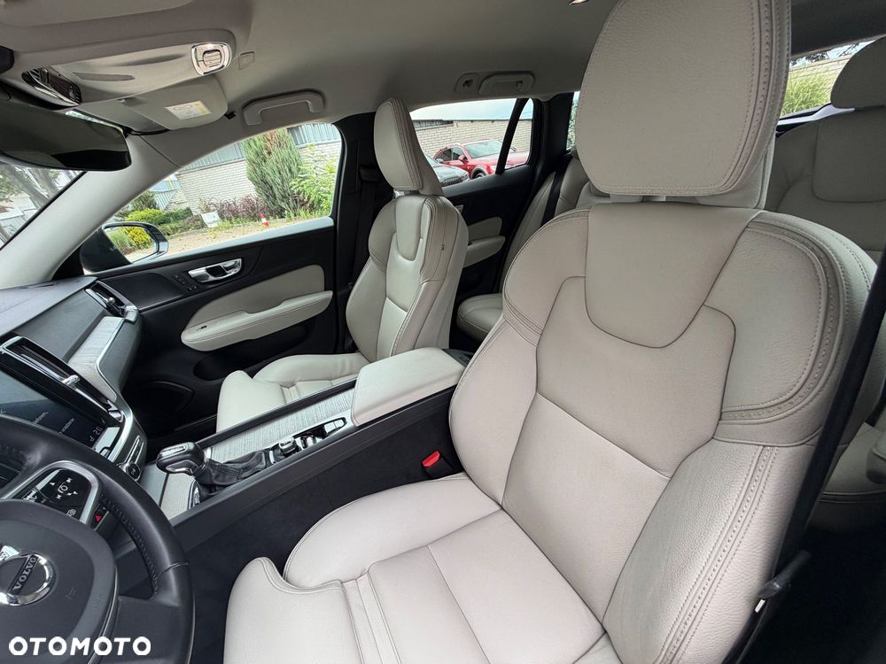 Volvo V60 Cross Country D4 AWD - 8