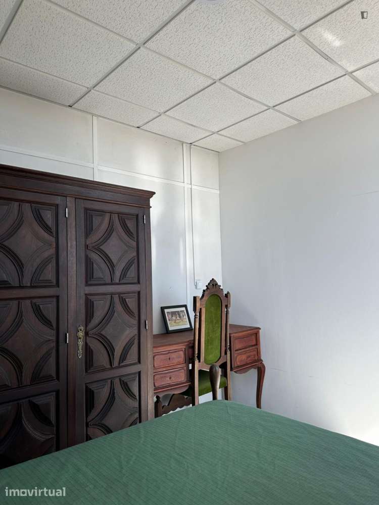 Quarto - localizado em Lisbon - Grande imagem: 4/17