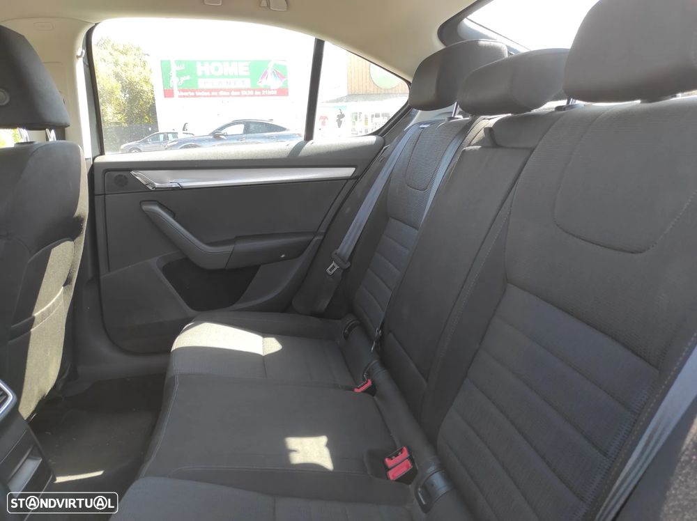 Skoda Octavia 1.6 TDI Elegance - 10