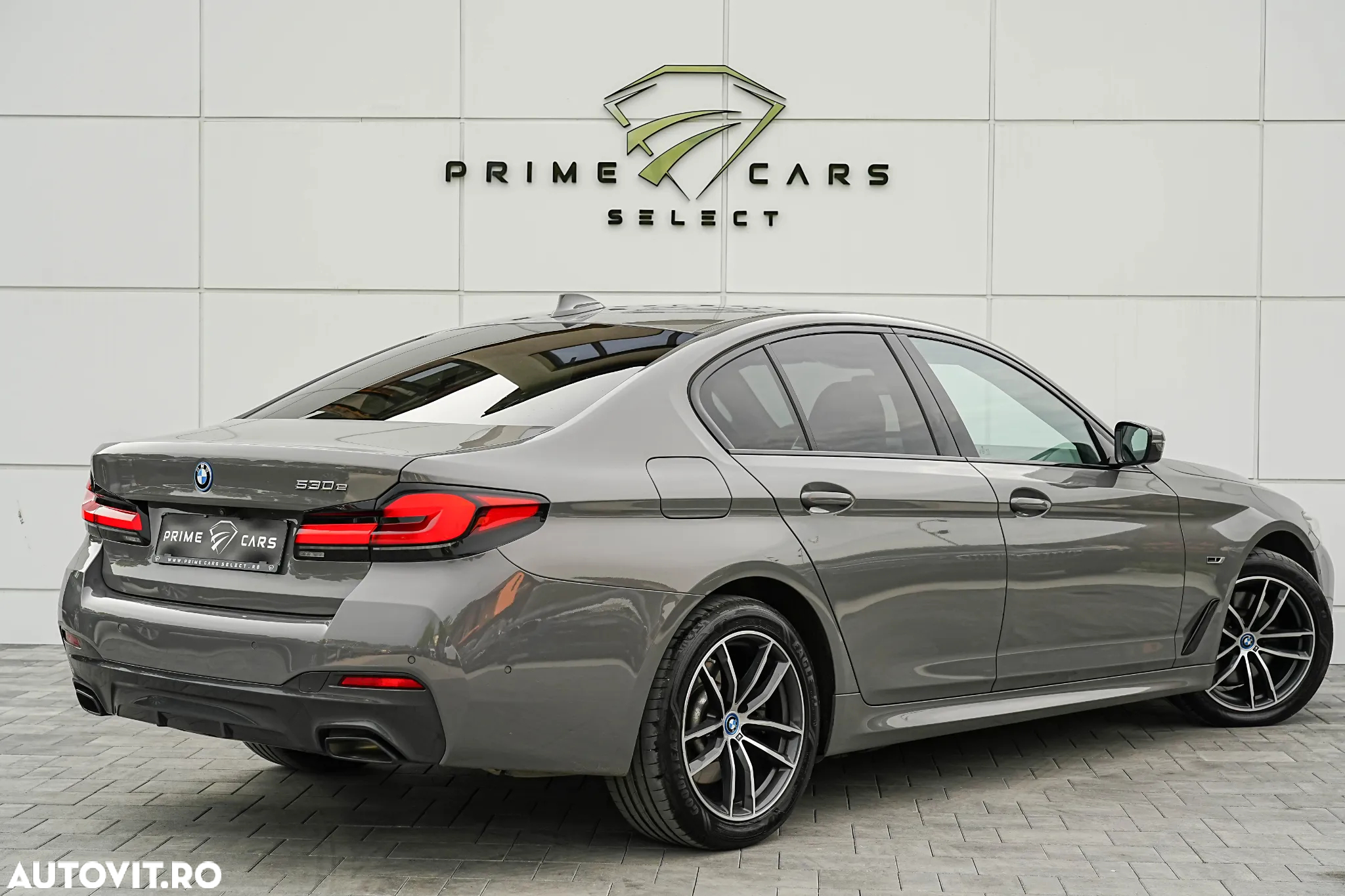 BMW Seria 5 530e Aut. M Sport Edition - 3