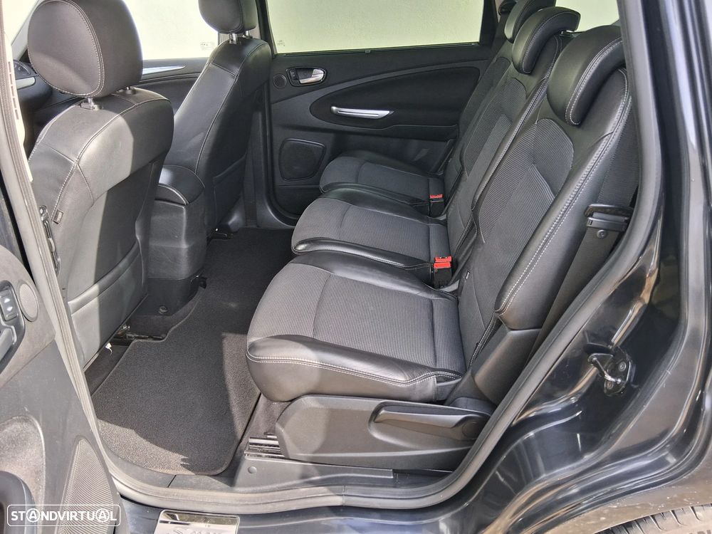 Ford S-Max 2.0 TDCi Titanium 7L - 16