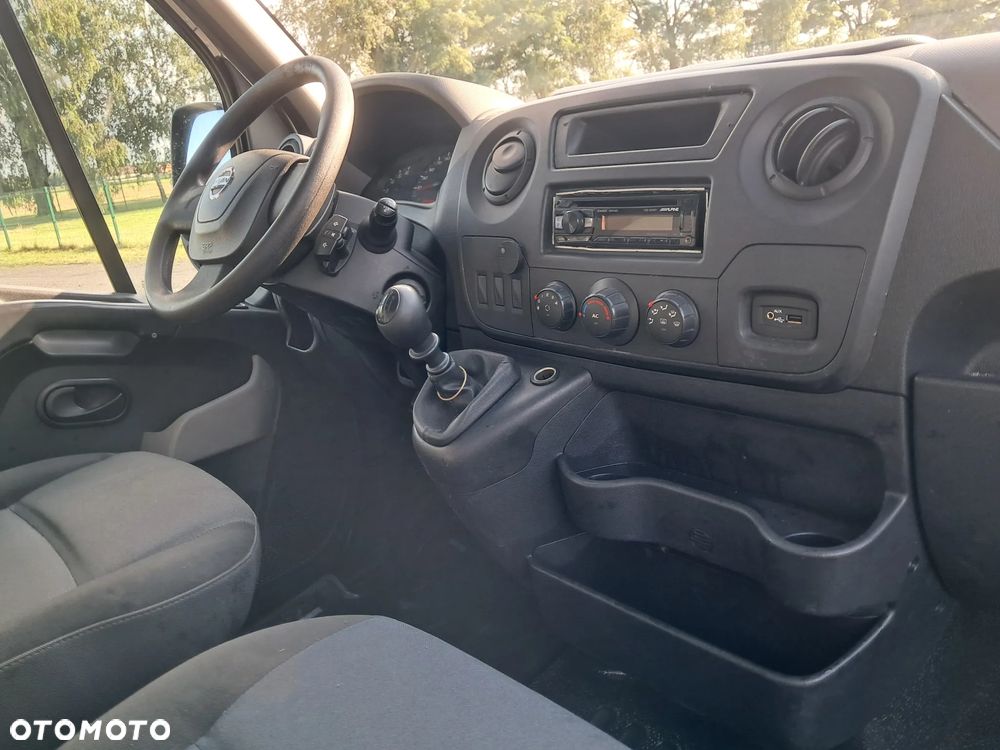 Nissan NV400 - 15