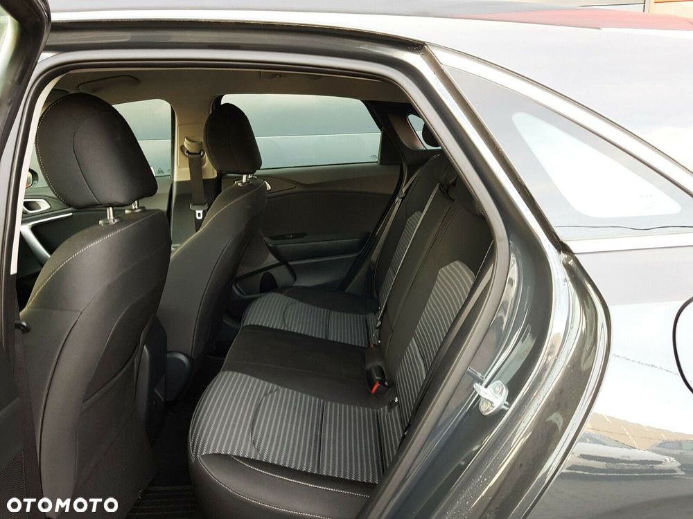 Kia Ceed 1.5 T-GDI M - 19