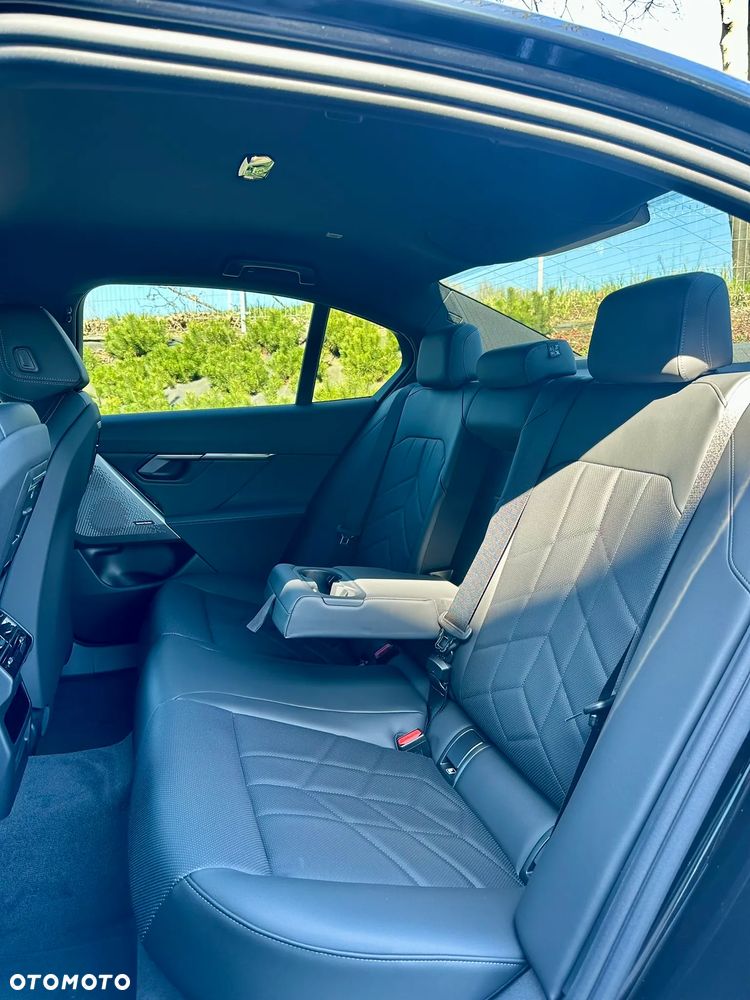 BMW Seria 5 520d xDrive mHEV - 6