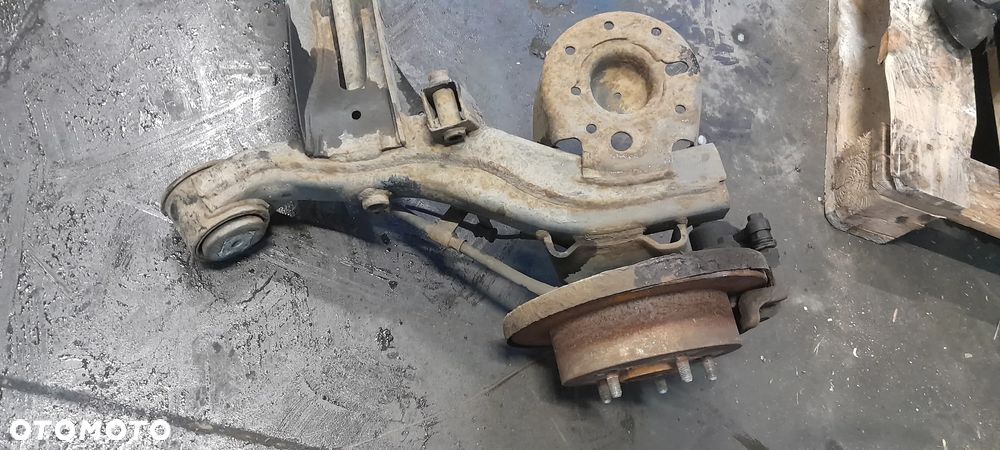 KIA SOUL I FL LIFT 1.6 CRDI BELKA TYLNA TYŁ OŚ KOMPLETNA TARCZE ZACISKI ABS nr. 46/6 - 7