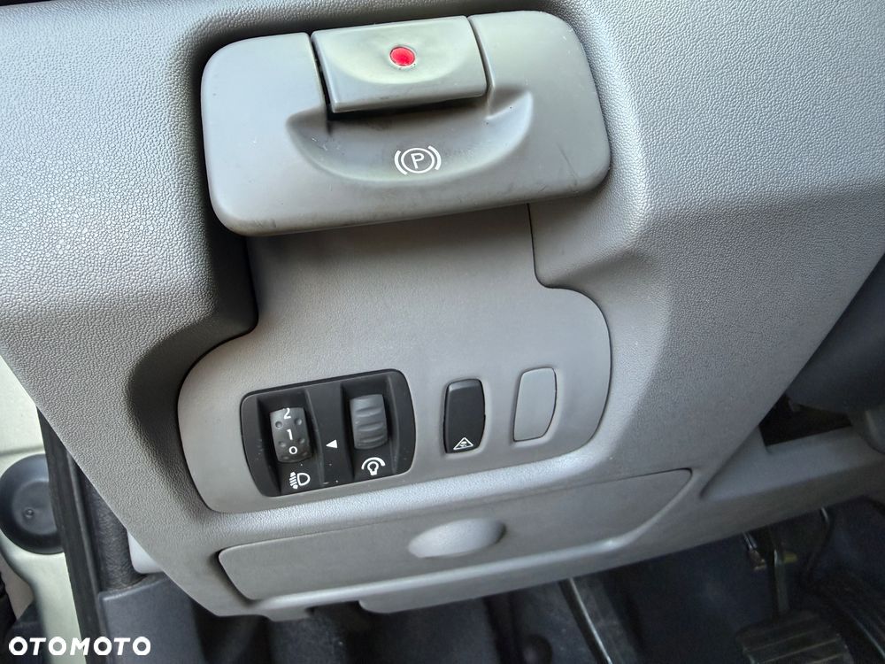 Renault Scenic 2.0 16V Avantage - 16