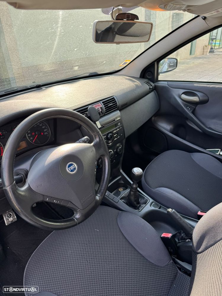 Fiat Stilo 1.4 16V Actual - 3