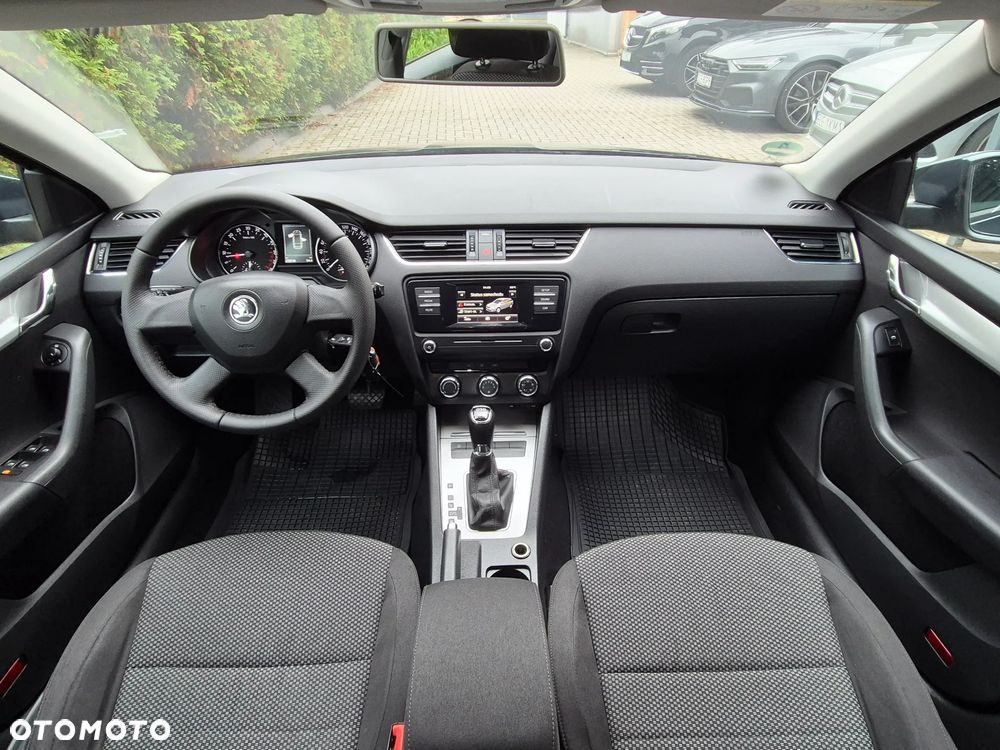 Skoda Octavia 1.6 TDI Edition DSG - 30