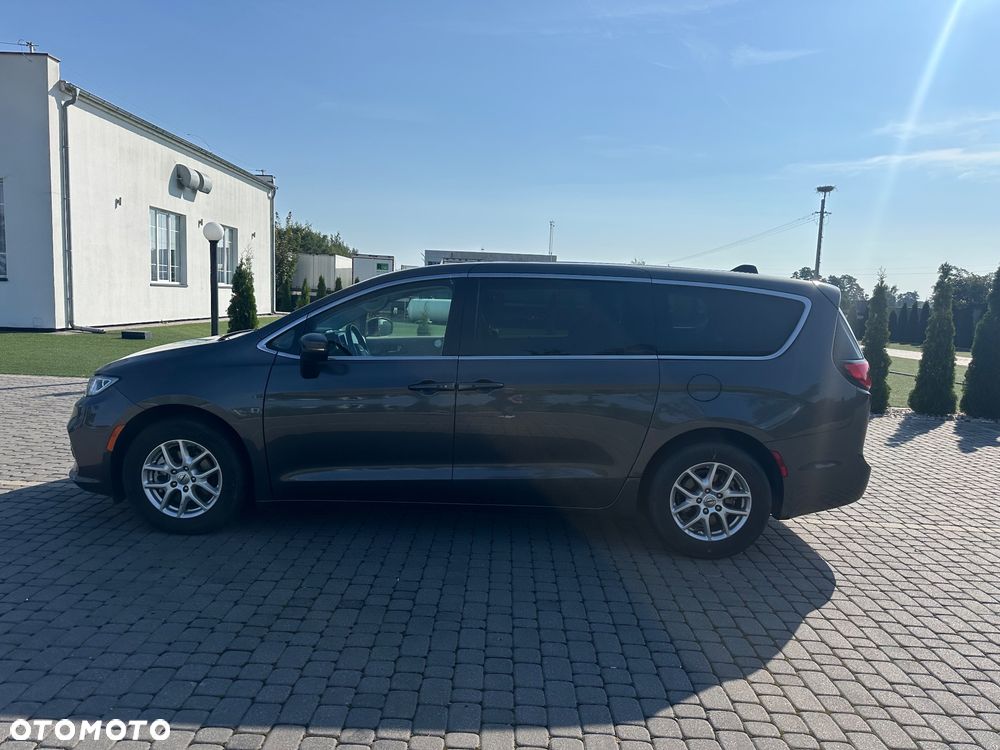 Chrysler Pacifica - 15