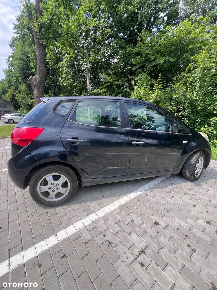 Kia Venga - 6