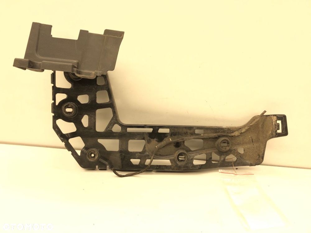 ŚLIZG ZDERZAKA PRAWY TYŁ  MAN TGE Autobus 2017 - 2022 2.0 TDI 130 kW [177 KM] olej napędowy 2017 - 1