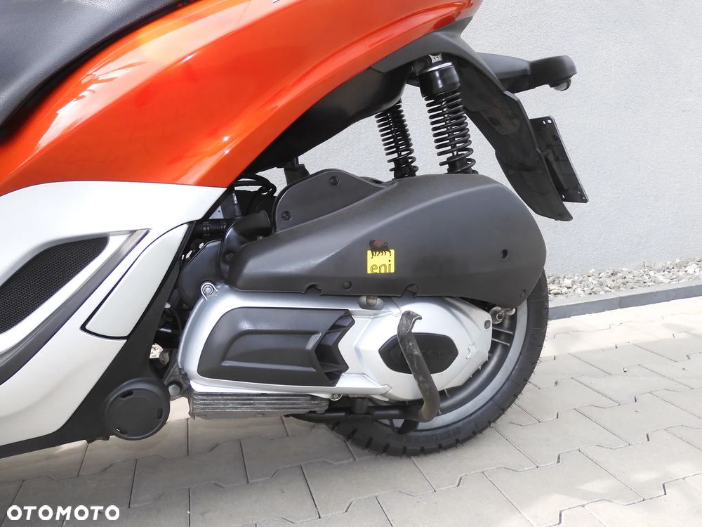 Piaggio MP-3 - 31