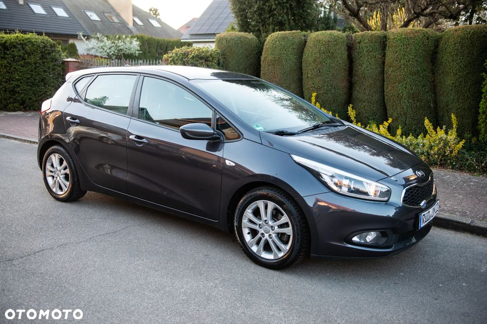 Kia Ceed - 11