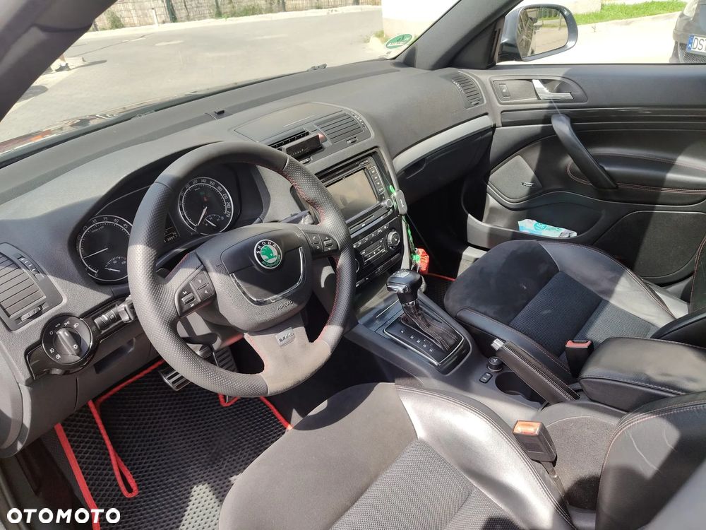 Skoda Octavia 2.0 TDI RS DSG - 30