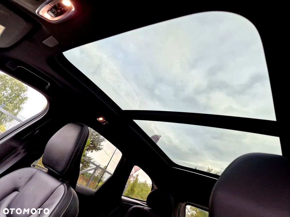 Volvo XC 60 B4 B Plus Dark - 28