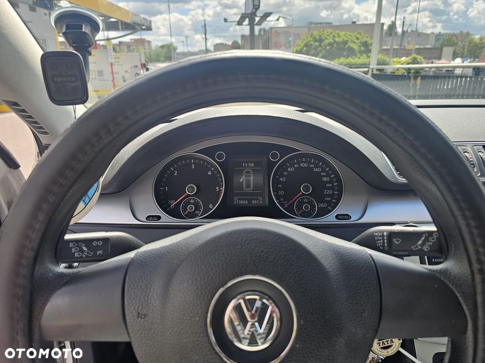 Volkswagen Passat 2.0 TDI Comfortline - 13