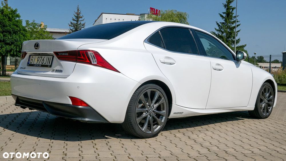 Lexus IS 300h Elite EU6 - 8