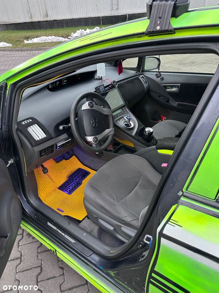 Toyota Prius - 11