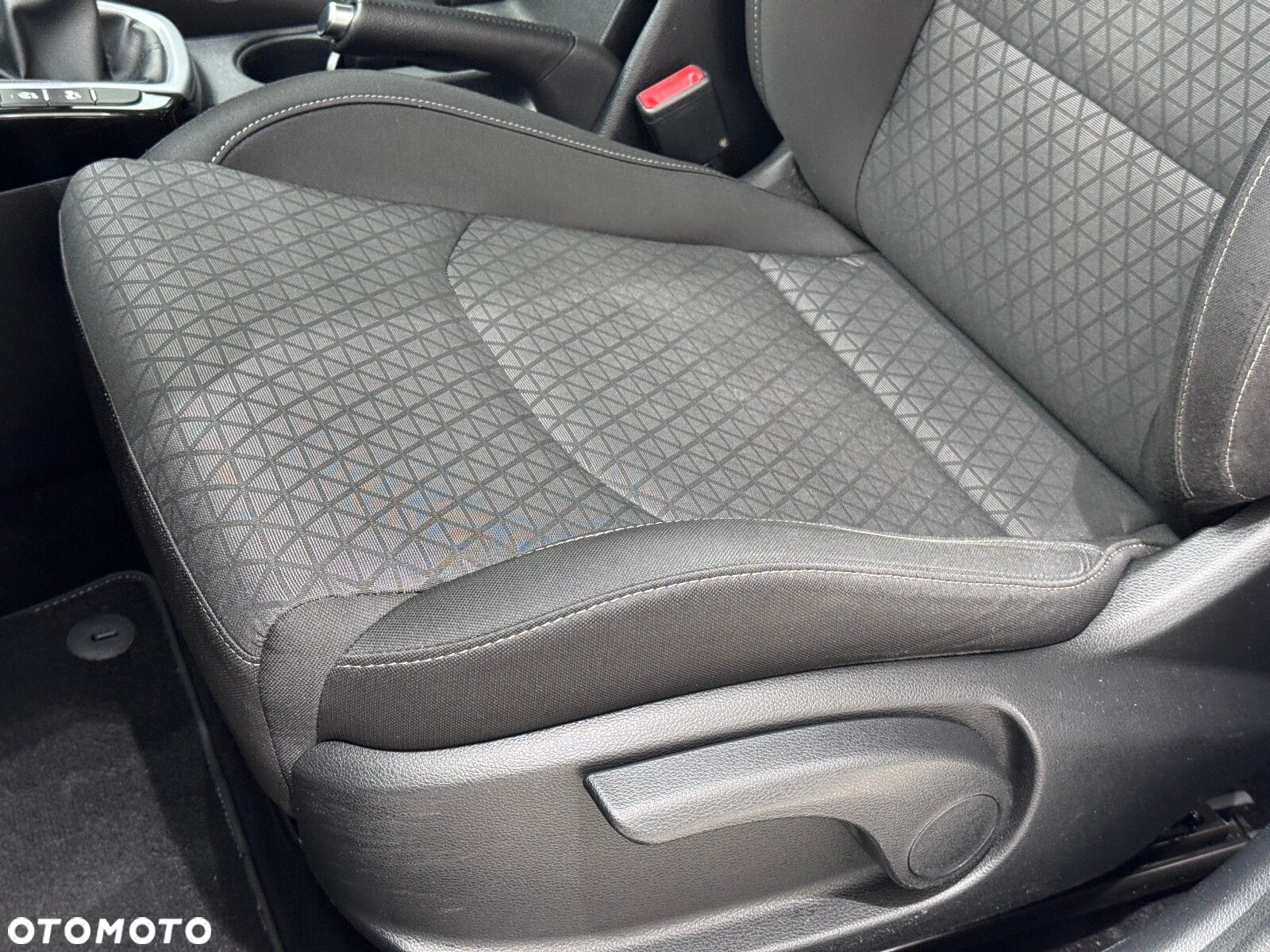 Kia Ceed - 11