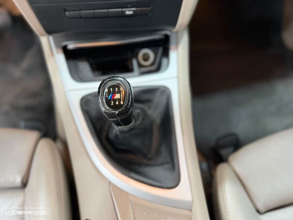 BMW 118 d Pack M - 11