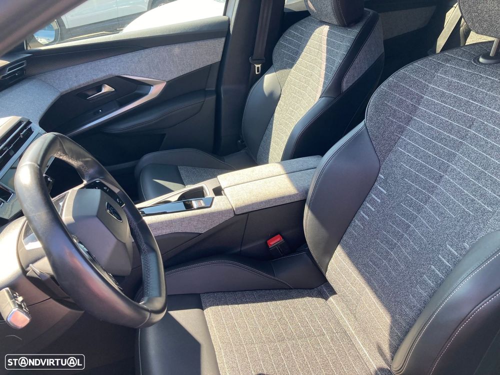 Peugeot 3008 1.2 Hybrid Allure e-DCS6 - 24