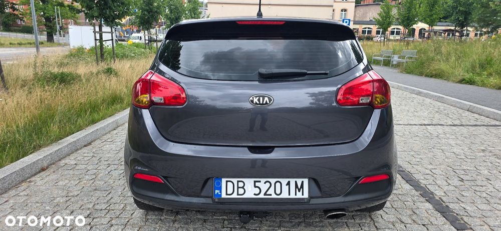 Kia Ceed - 11