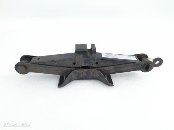 Kit Pneu Suplente / Macaco Mazda 3 (Bk) - 2