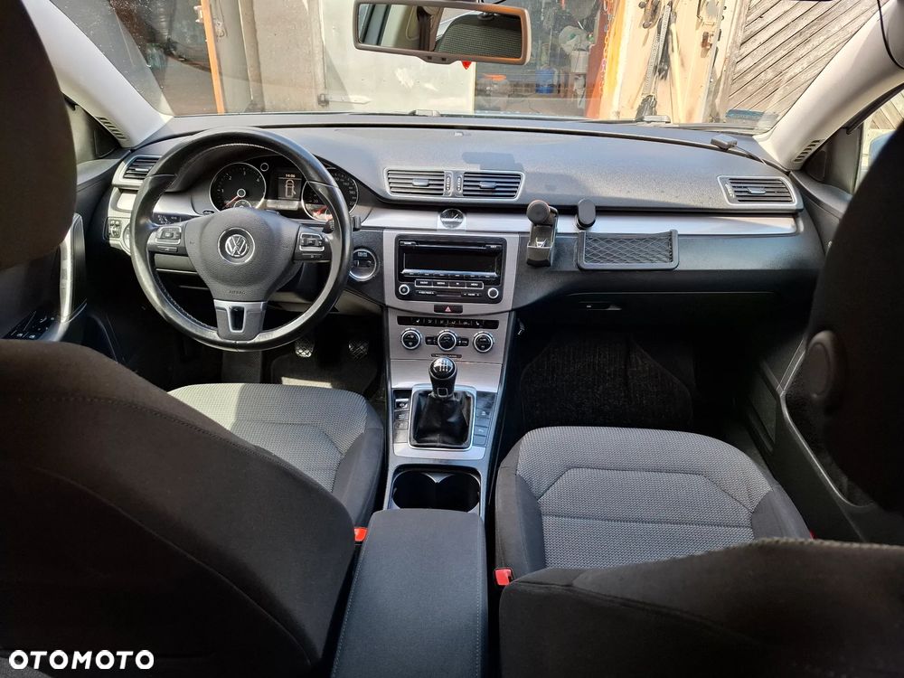Volkswagen Passat 2.0 TDI 4Motion BlueMotion Technol Comfortline - 6