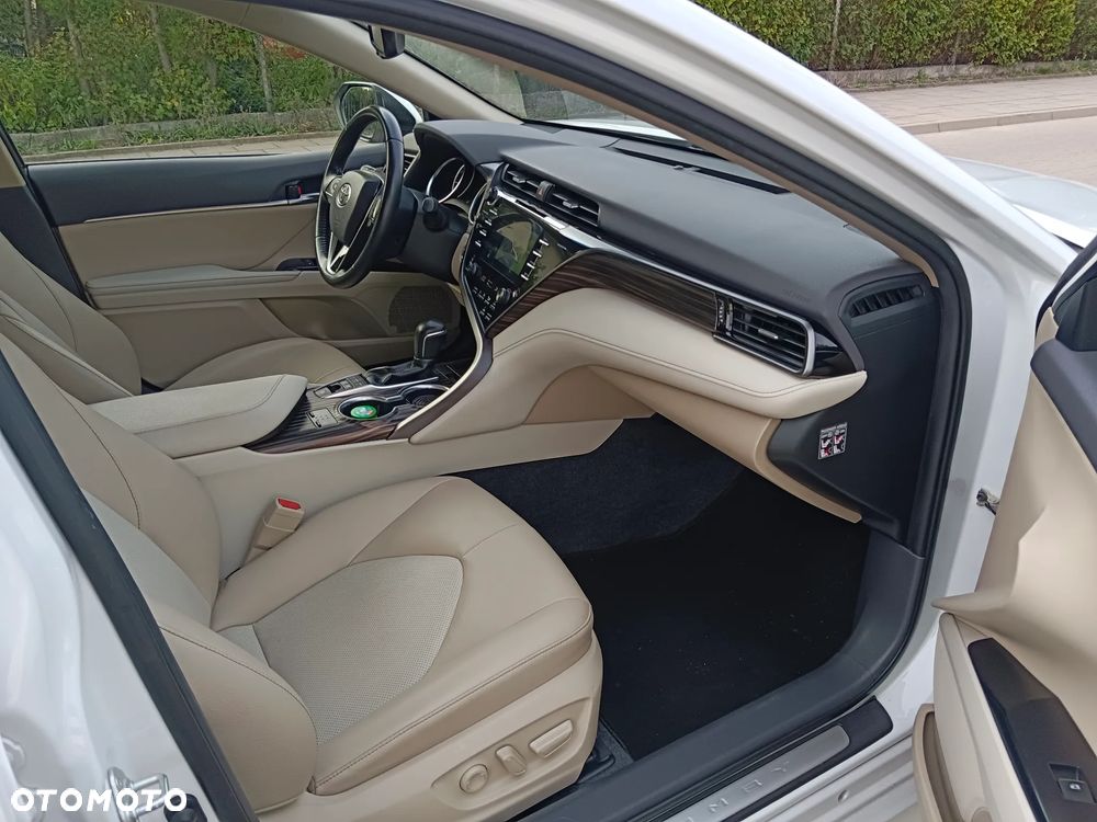 Toyota Camry 2.5 Hybrid Executive CVT - 15
