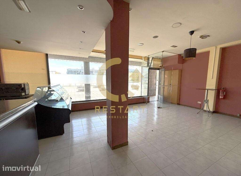 Espaço comercial destinado a indústria hoteleira ou similares e serviç - Grande imagem: 2/25