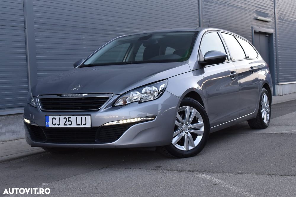 Peugeot 308 - 1