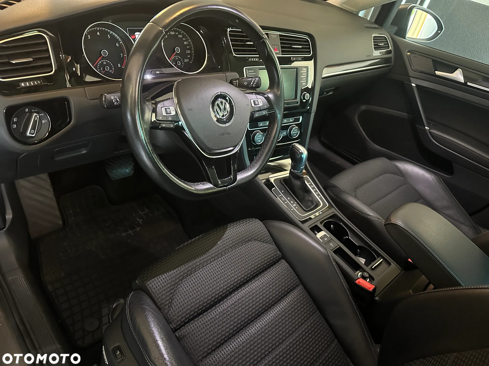 Volkswagen Golf VII 1.4 TSI BMT Highline DSG - 9