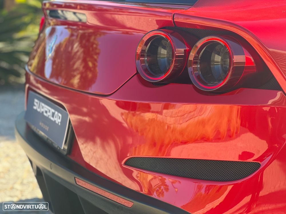 Ferrari GTC4 Lusso - 25