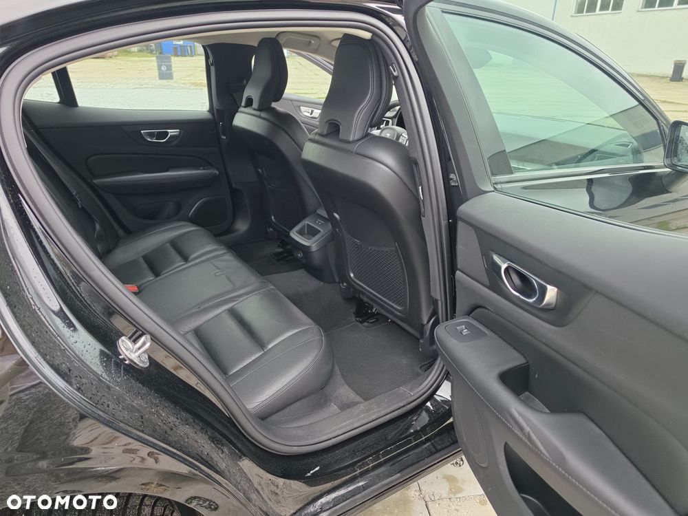 Volvo S60 B4 B DKG Plus Dark - 10