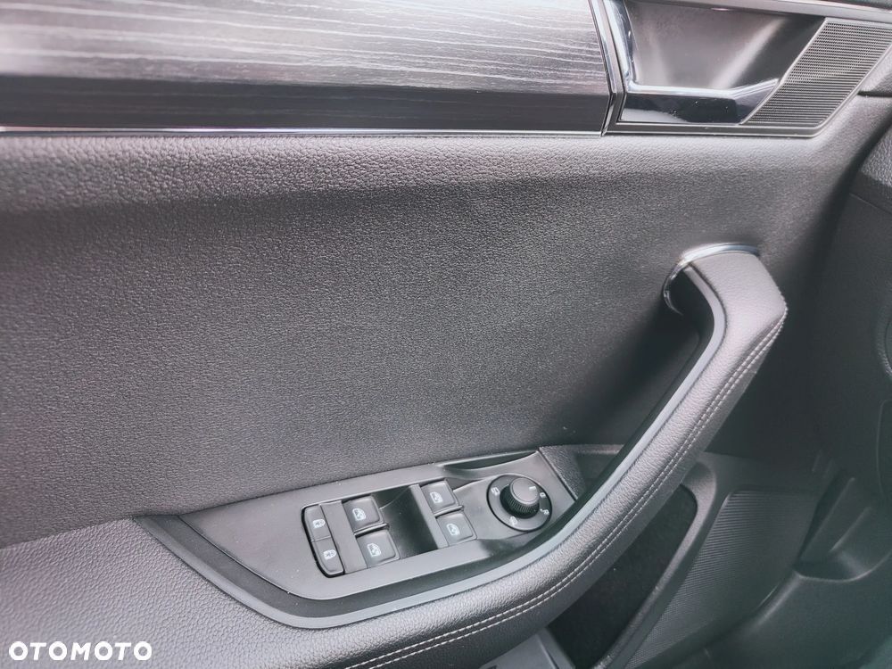 Skoda Superb 2.0 TDI DSG Premium Edition - 16