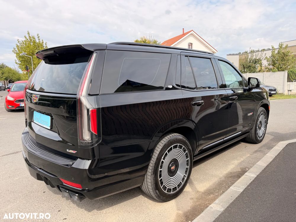 Cadillac Escalade - 8