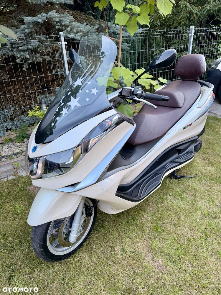 Piaggio X10 - 19