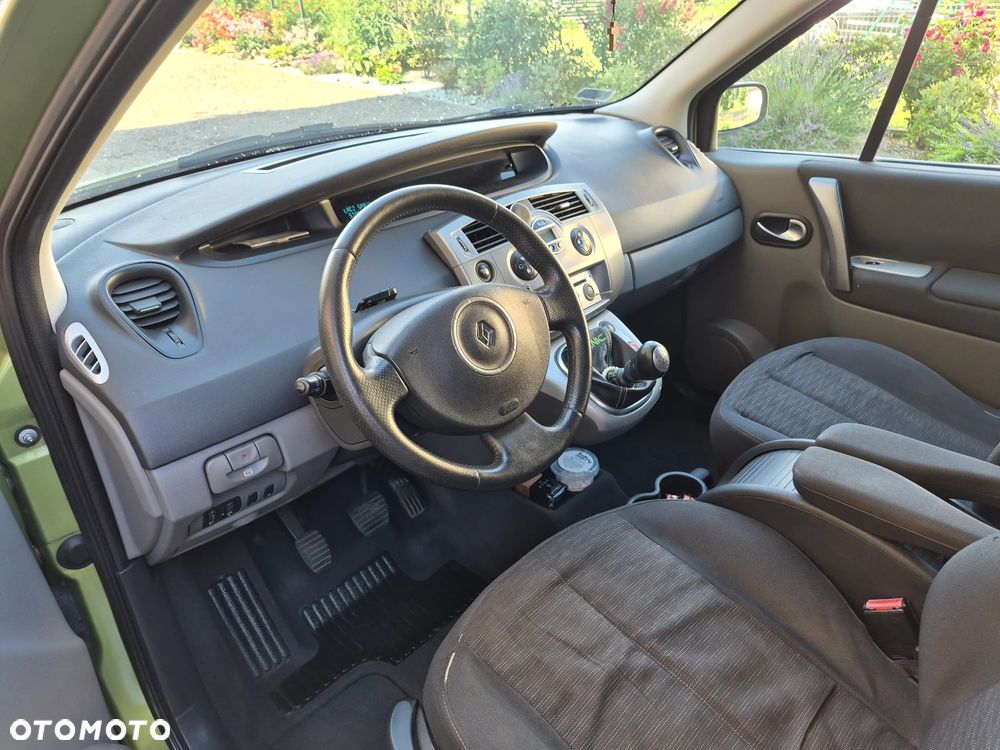 Renault Scenic 1.6 16V Confort Dynamique - 5