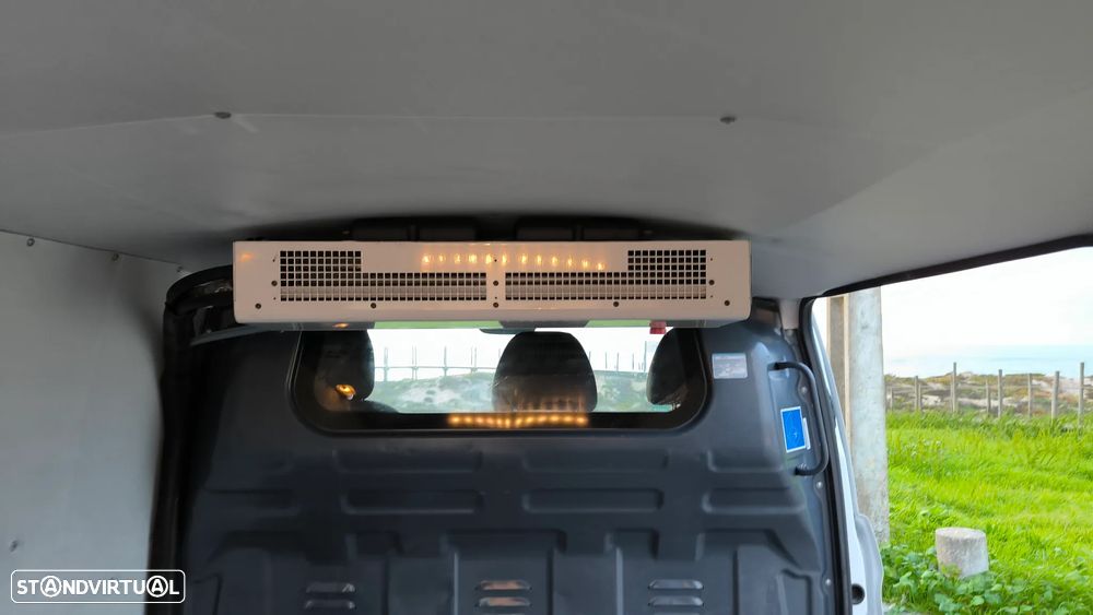 Mercedes-Benz Vito 114, caixa fechada térmica com ar condicionado - 10