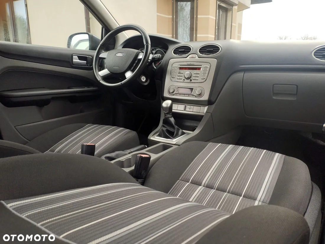 Ford Focus 1.6 16V Trend - 8