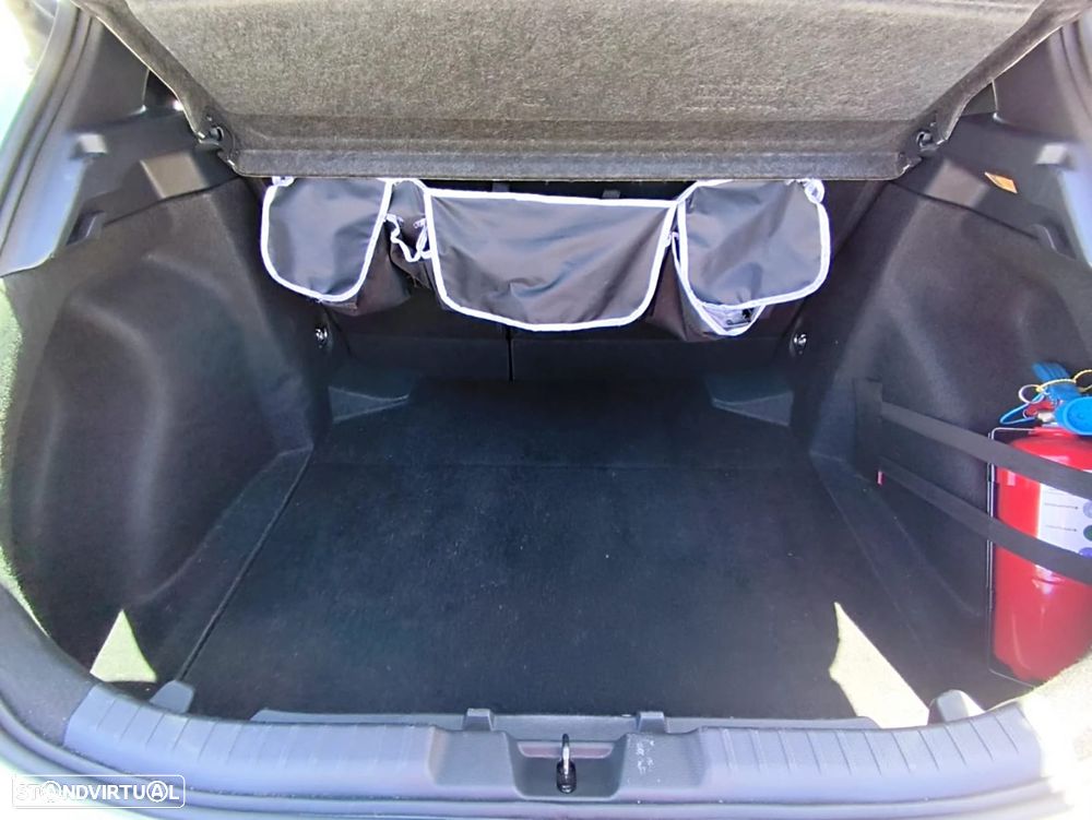 Toyota Corolla 1.8 Hybrid Comfort - 17
