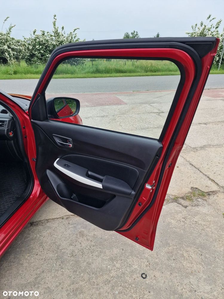 Suzuki Swift 1.2 Dualjet SHVS Premium Plus CVT - 10