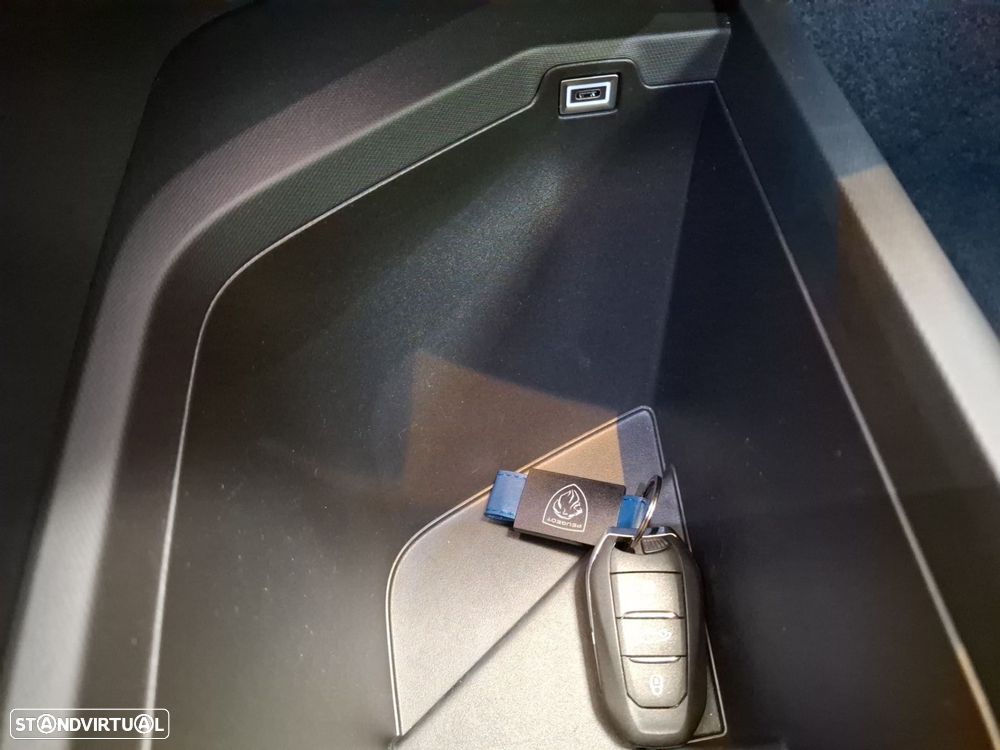 Peugeot E-5008 73 kWh Allure - 20