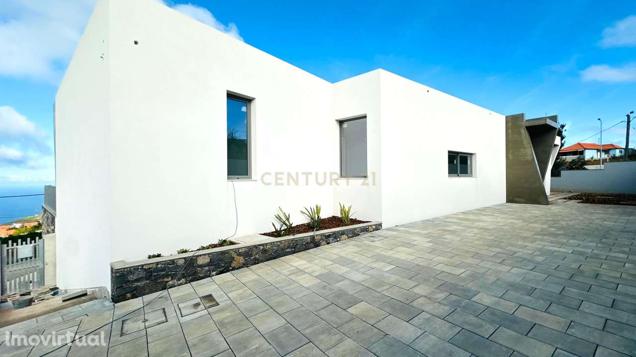 Luxuosa Moradia Nova na Calheta, Ilha da Madeira - Grande imagem: 5/31