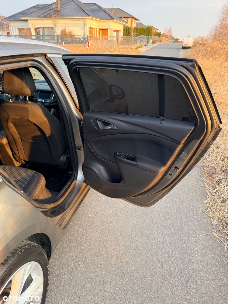 Opel Astra 1.6 CDTI Dynamic S&S - 9