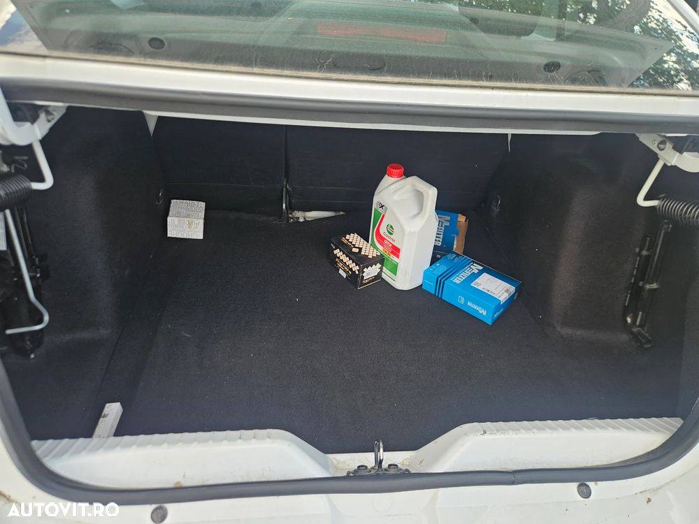 Dacia Logan TCe 90 Essential - 10