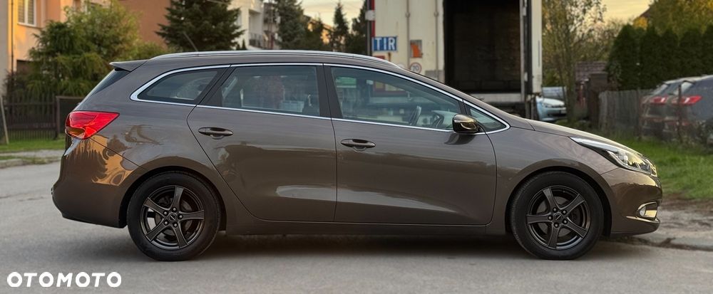 Kia Ceed 2012 photo 4
