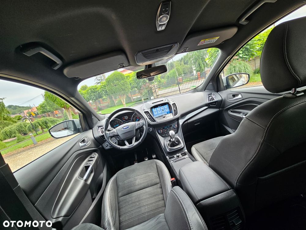 Ford Kuga 2.0 TDCi 4x4 ST-Line - 35