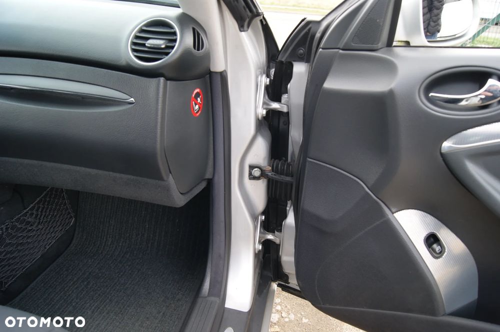 Mercedes-Benz CLK 240 Avantgarde - 36