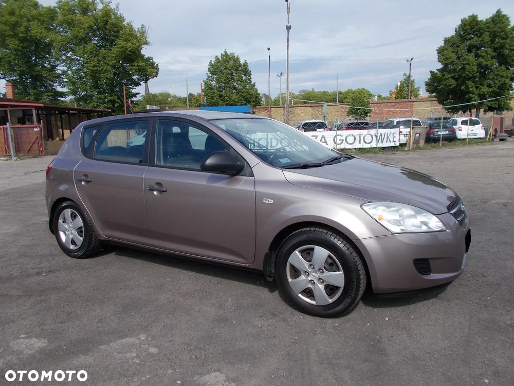 Kia Ceed 1.4 Comfort - 2